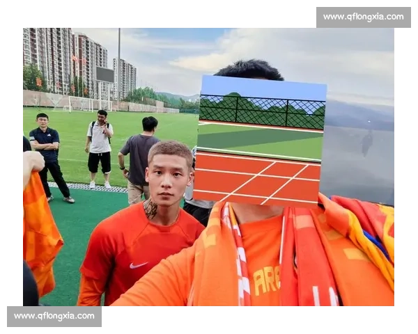 海港球迷齐聚世博源!10・26 客场战泰山,第二现场燃爆申城 海港球迷齐聚世博源!10・26 客场战泰山,第二现场燃爆申城