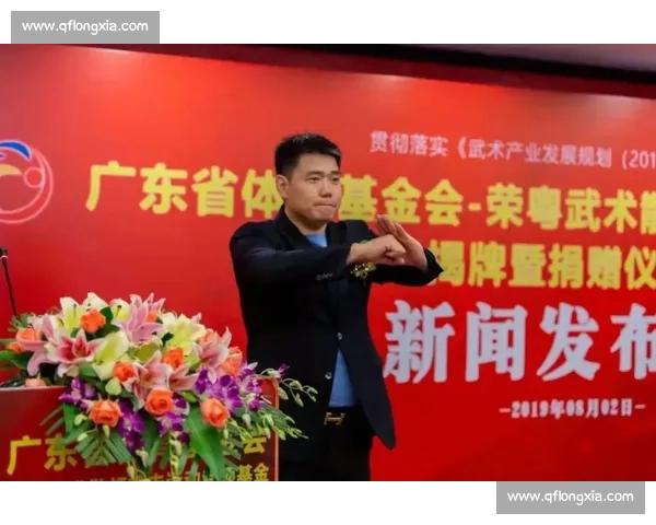 2000 散打王经典:程志刚接腿反击显锋芒 2000 散打王经典:程志刚接腿反击显锋芒