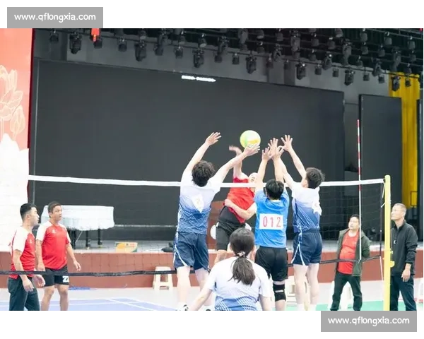 冠军同队!普通人当主攻,首届气排球大奖赛太燃了 冠军同队!普通人当主攻,首届气排球大奖赛太燃了