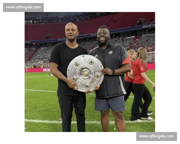 沙尔克的错失与拜仁的收获:孔帕尼的 “真实” 密码 沙尔克的错失与拜仁的收获:孔帕尼的 “真实” 密码